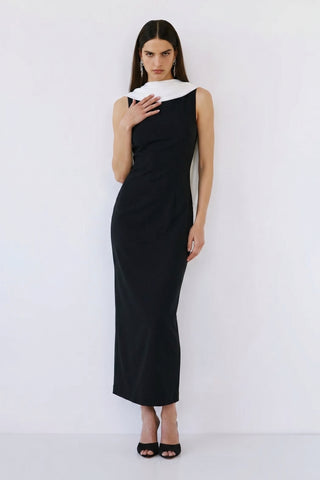 Vela Contrast Scarf Gown – Eclipse Black